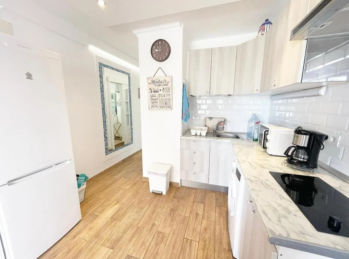 Happy Days, Central, Nice Terrace, Fast Internet Apartment Costa Del Silencio